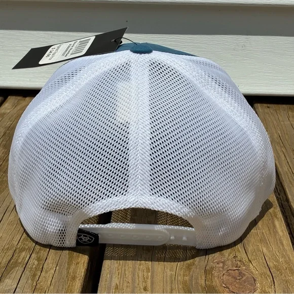NWT Ariat Blue and White Mesh Cap with Red Trim - Picture 9 of 10